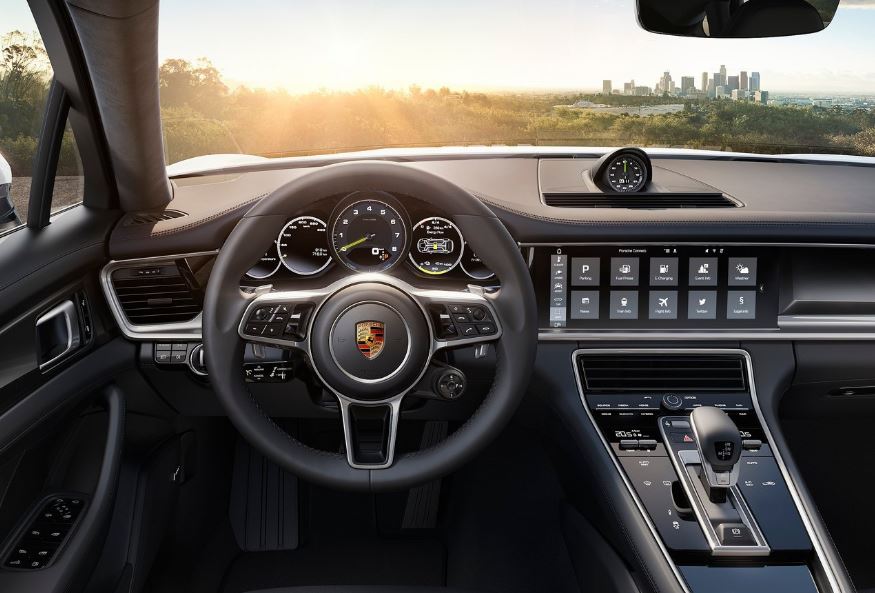 Interior del Porsche Panamera E Hybrid.