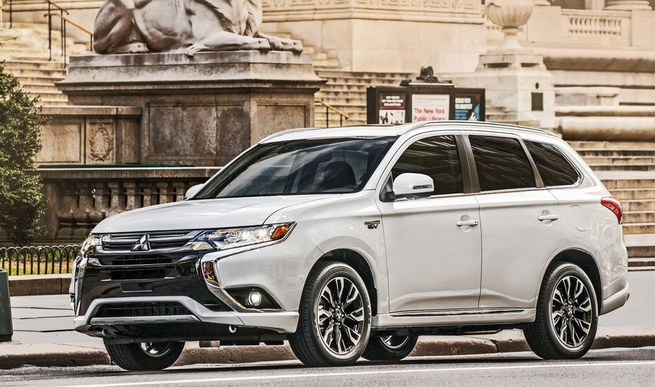 Exterior Mitsubishi Outlander PHEV.