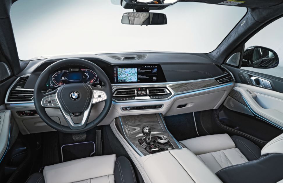 Interior del BMW X7.