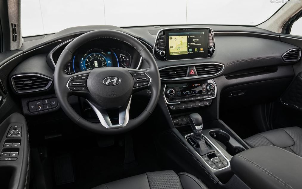 Interior del Hyundai Santa Fe 2018.