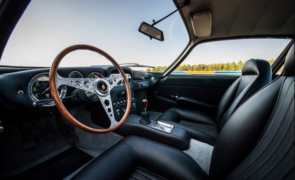 Interior del Lamborghini 350 GT.