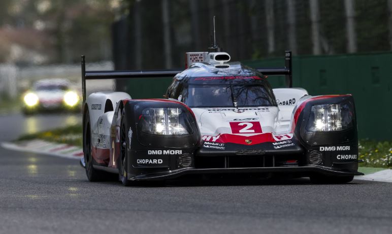 Record Porsche 919 Hybrid EVO.