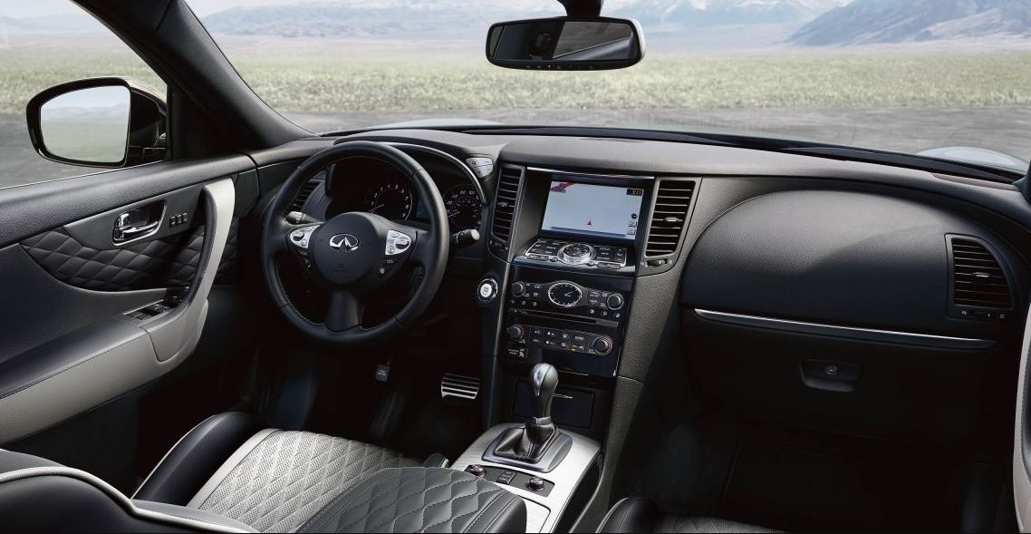 Interior del Infiniti QX70.