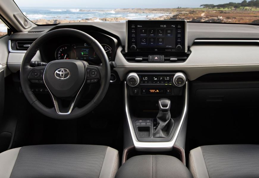 Interior del Toyota RAV4 2019.