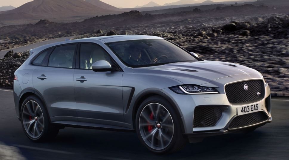 Jaguar F-Pace SVR.
