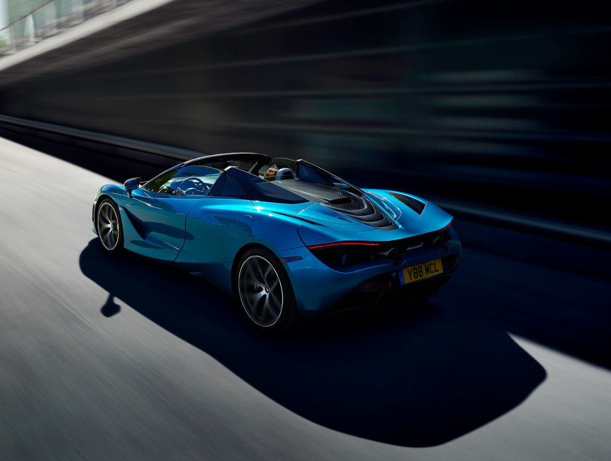 Mclaren 720s Spider visto desde atras