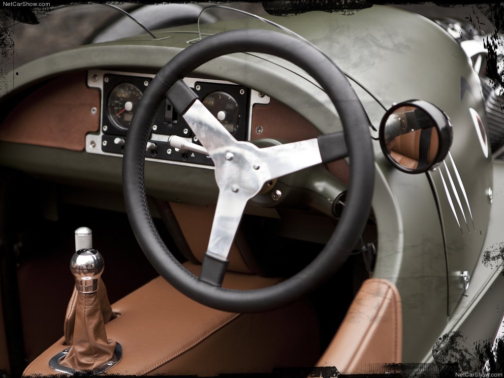 Volante e interior del Morgan 3 Wheeler