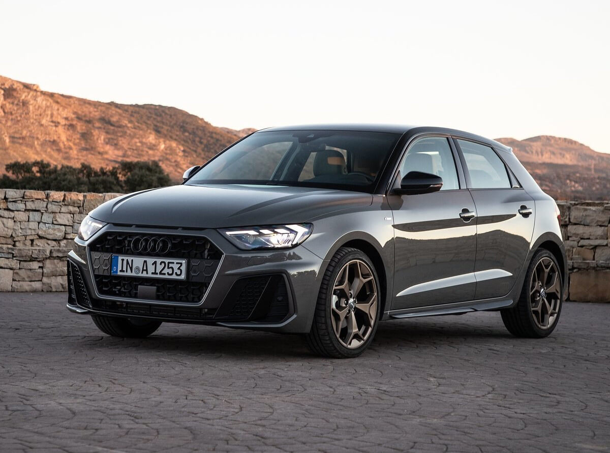 medio perfil del audi a1 sportback 2019