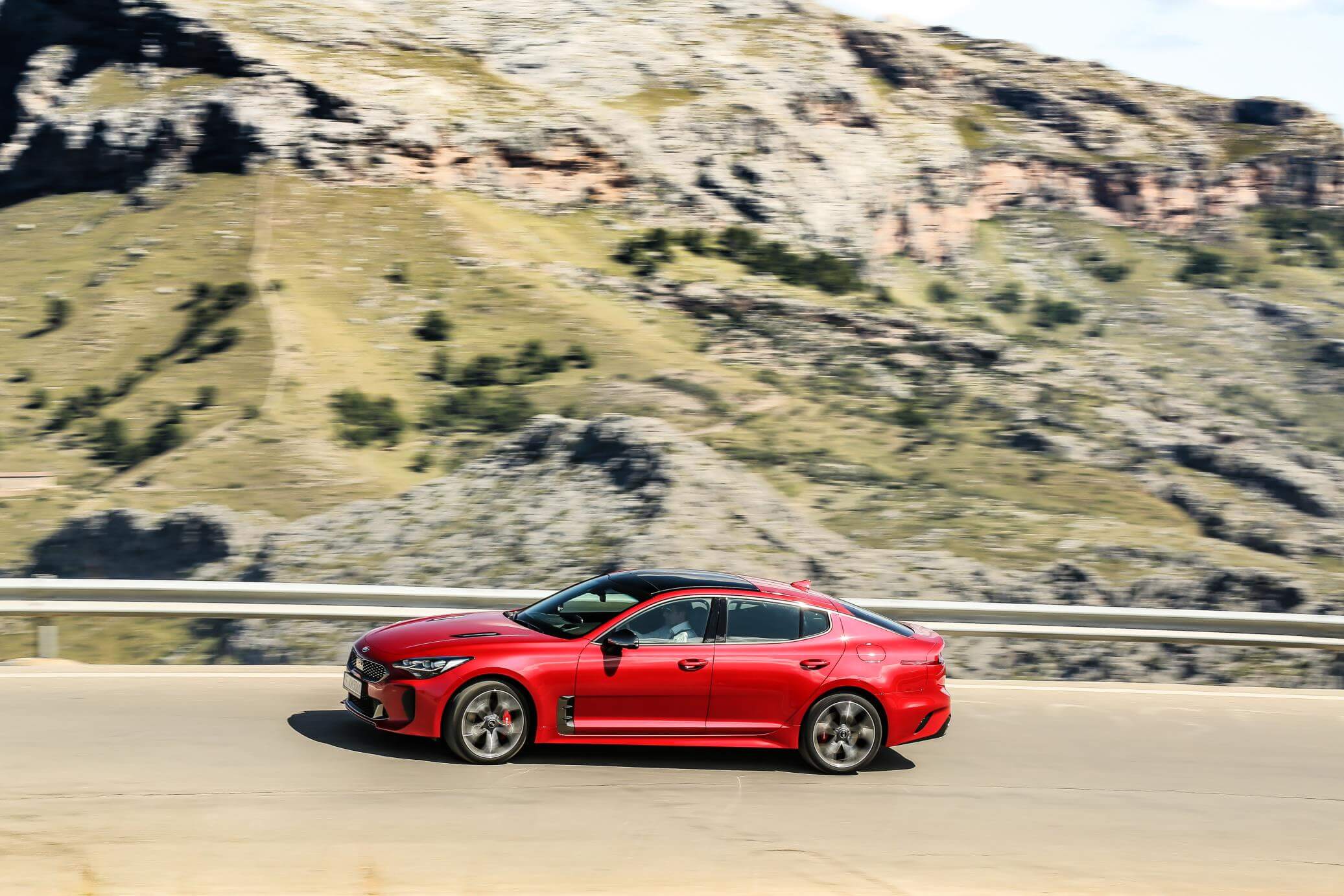 Kia Stinger: lateral