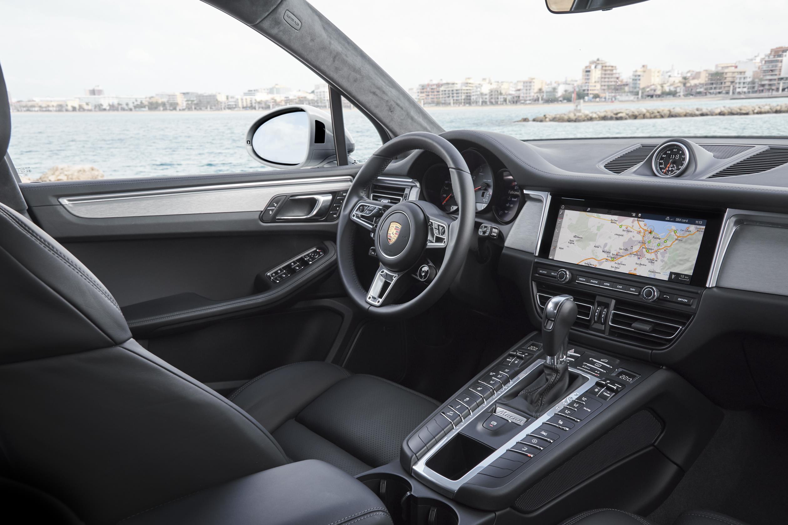 Porsche Macan S 2019: interior