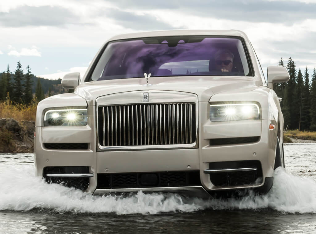 vista frontal rolls royce cullinan 2018