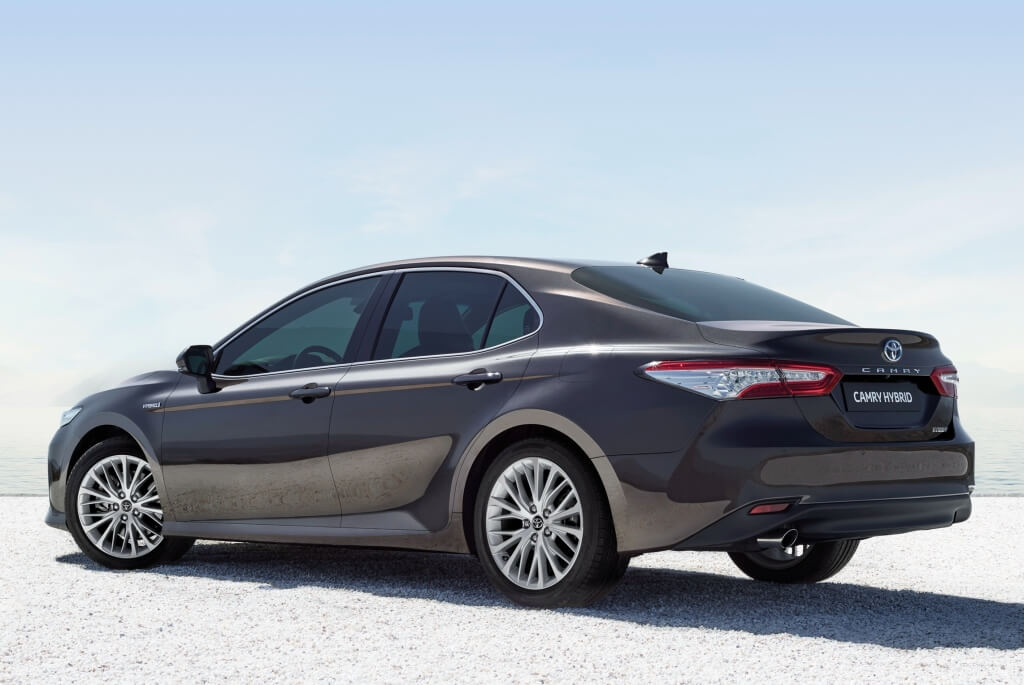 parte trasera toyota camry hybrid
