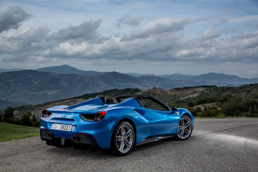 Ferrari 488 Spider: trasera.