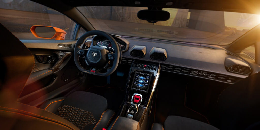 Lamborghini Huracan EVO: interior.
