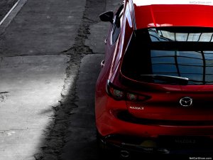 Mazda 3 2019 vs Honda Civic