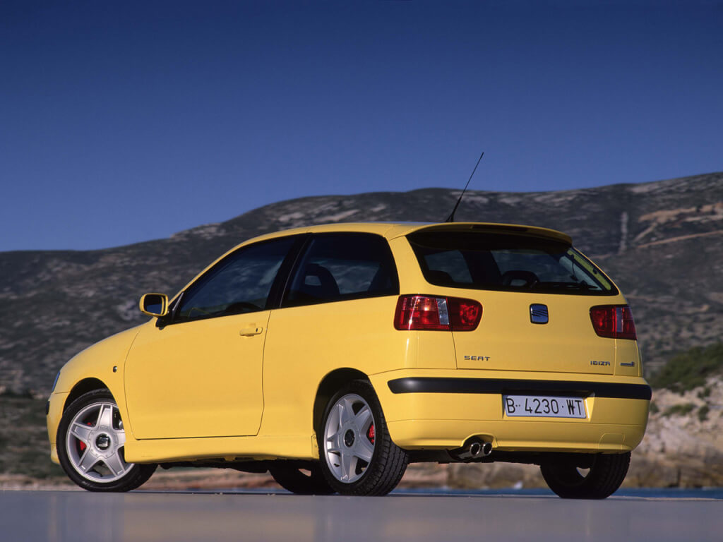 SEAT Ibiza Cupra: zaga.