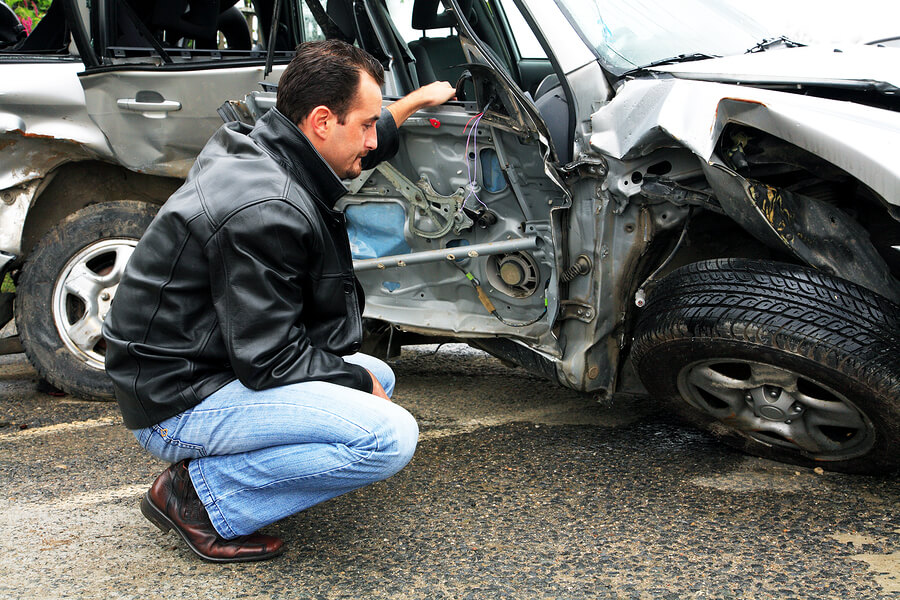 inspector valorando accidente de trafico