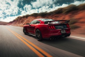El trío de Detroit: Shelby GT500, Camaro ZL1 y Challenger Hellcat Redeye