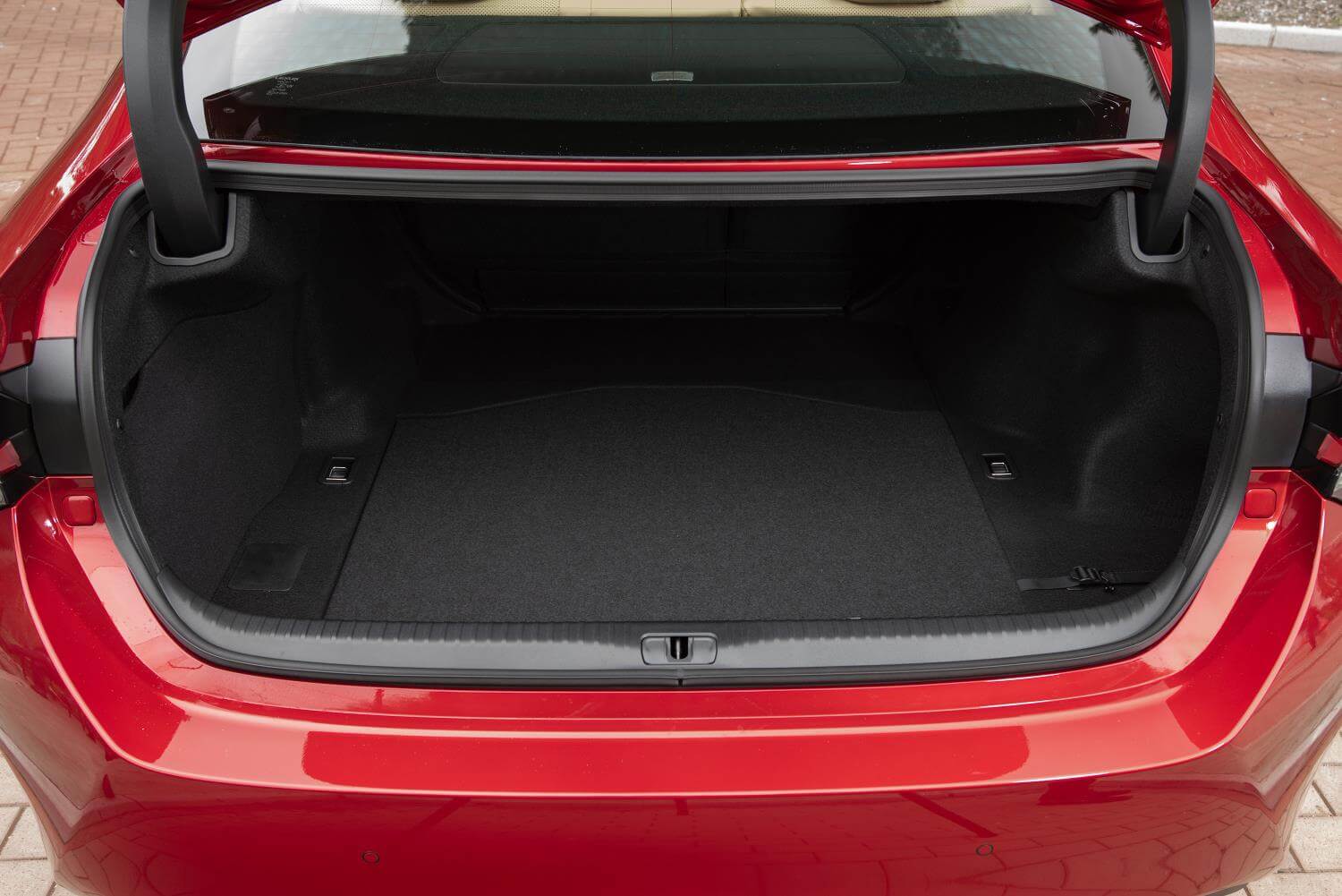 Lexus RC 300h: maletero