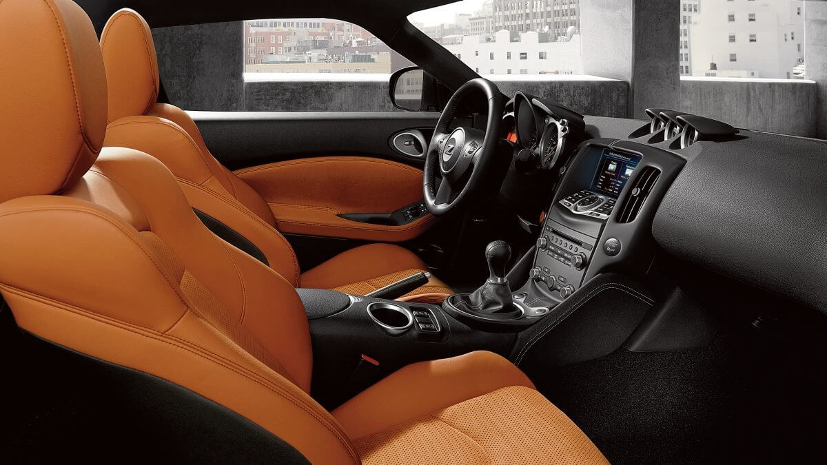 Nissan 370Z: interior