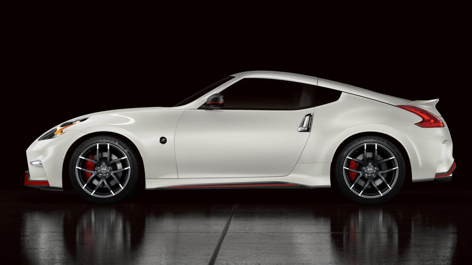 Nissan 370Z NISMO: lateral
