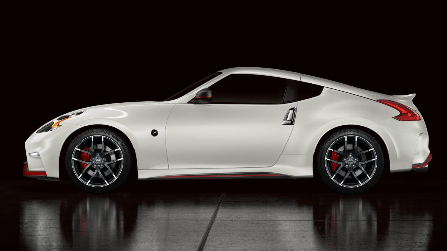Nissan 370Z NISMO: lateral
