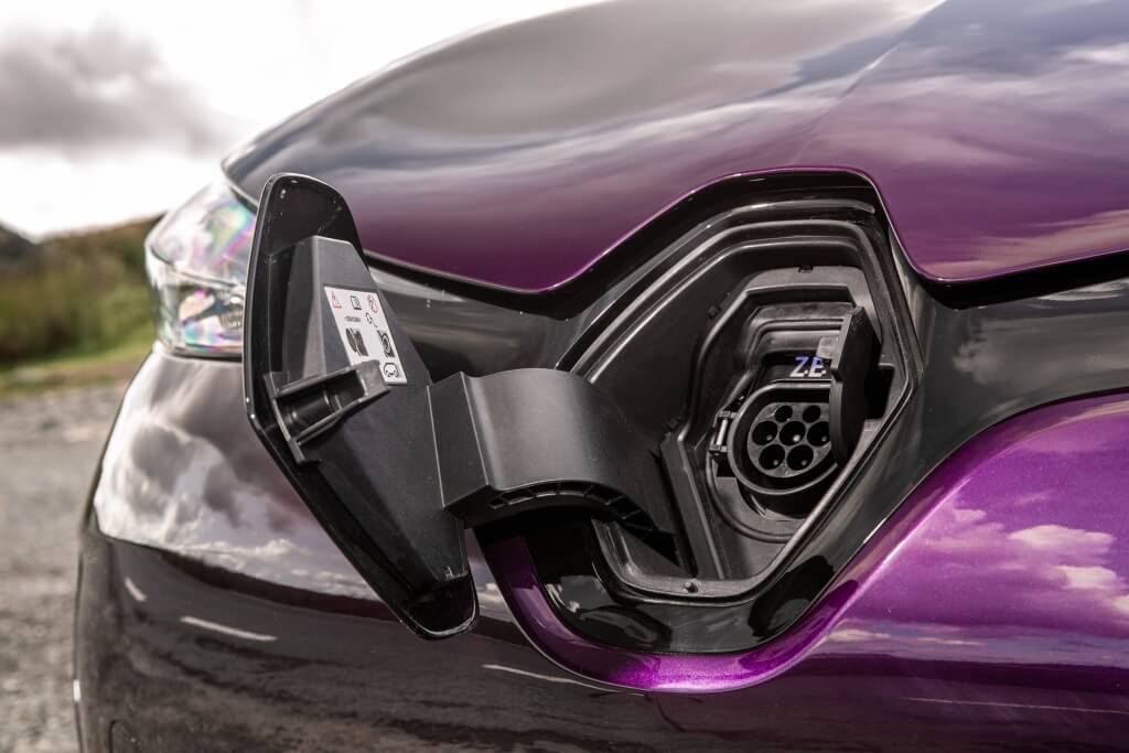 detalle toma carga renault zoe