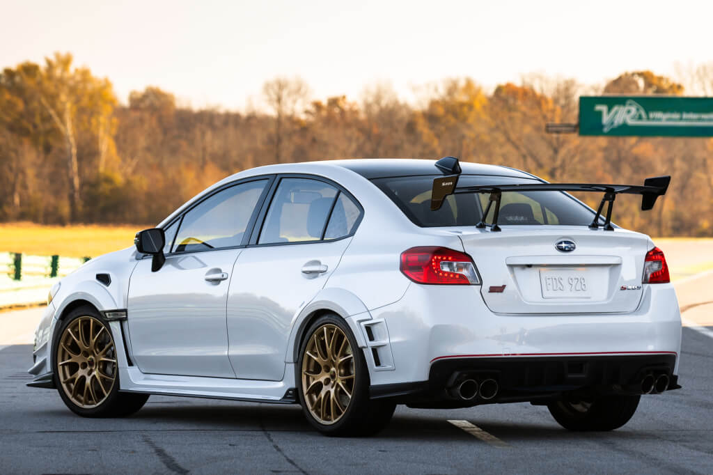 Subaru WRX STI S209: vista trasera.