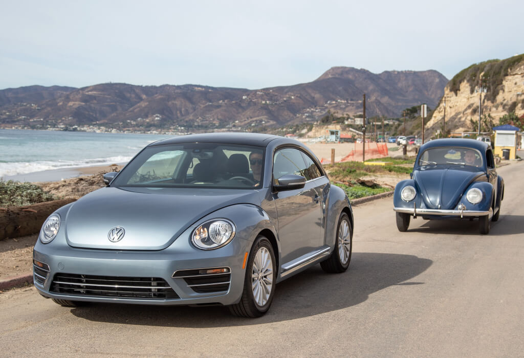 volkswagen beetles circulando
