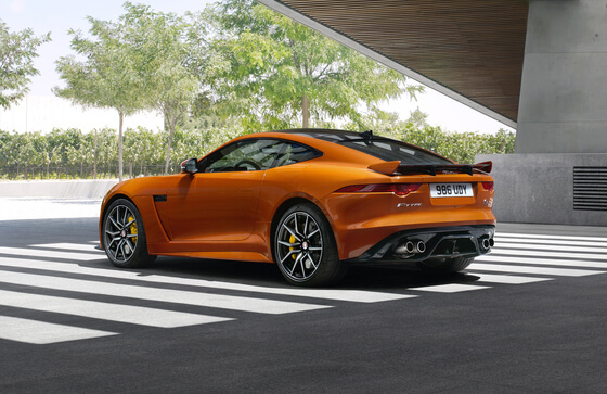 Jaguar F-Type SVR Coupé: trasera