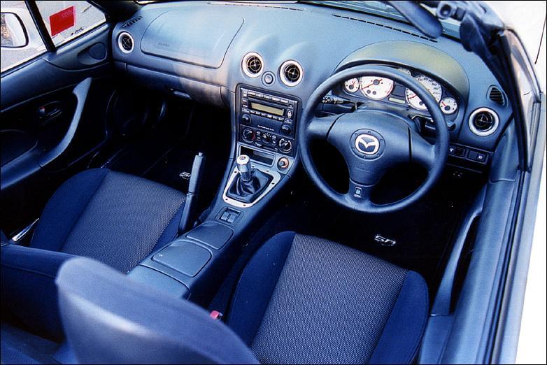 Mazda MX-5 SP Turbo: interior