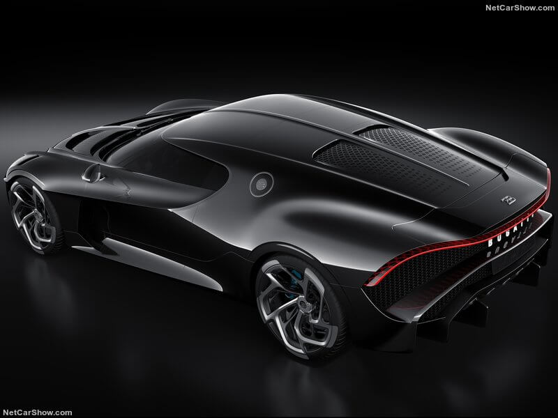 Bugatti La Voiture Noire: vista trasera aérea