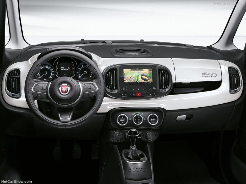 Fiat 500L, interior.
