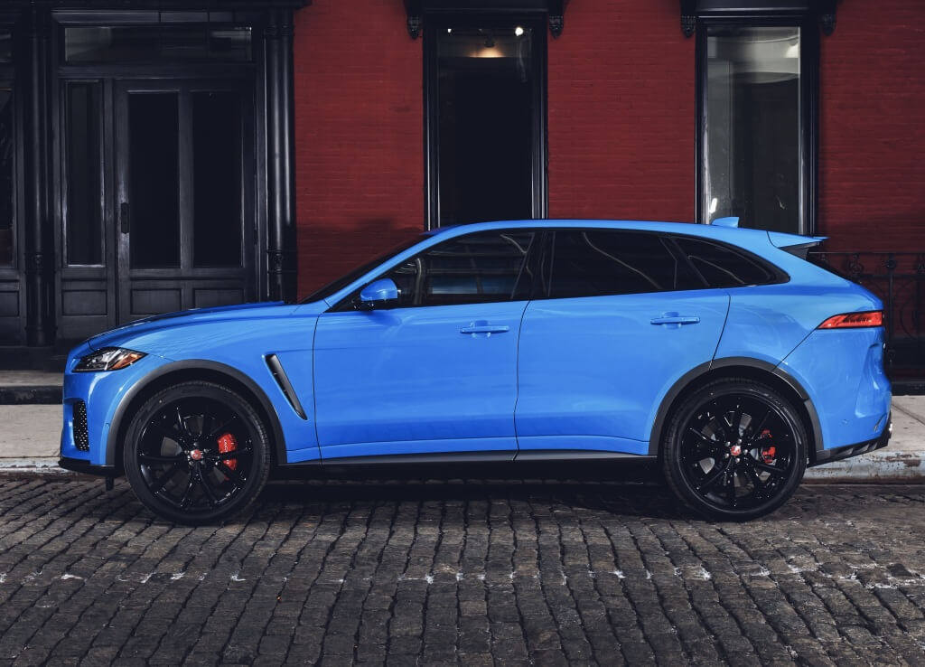 Jaguar F-Pace SVR: lateral