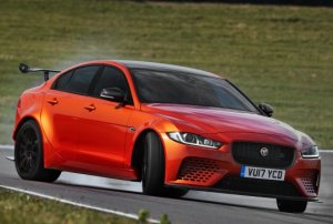 Jaguar XE SV Project 8: la berlina más rápida del mundo tenía que ser inglesa