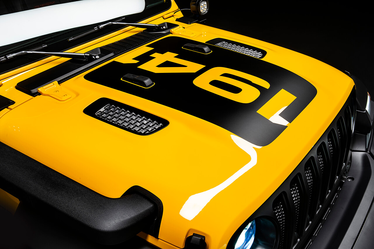 Jeep Wrangler Rubicon 1941: capó