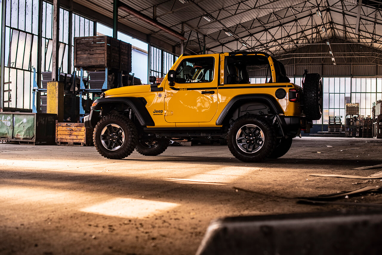 Jeep Wrangler Rubicon 1941: lateral