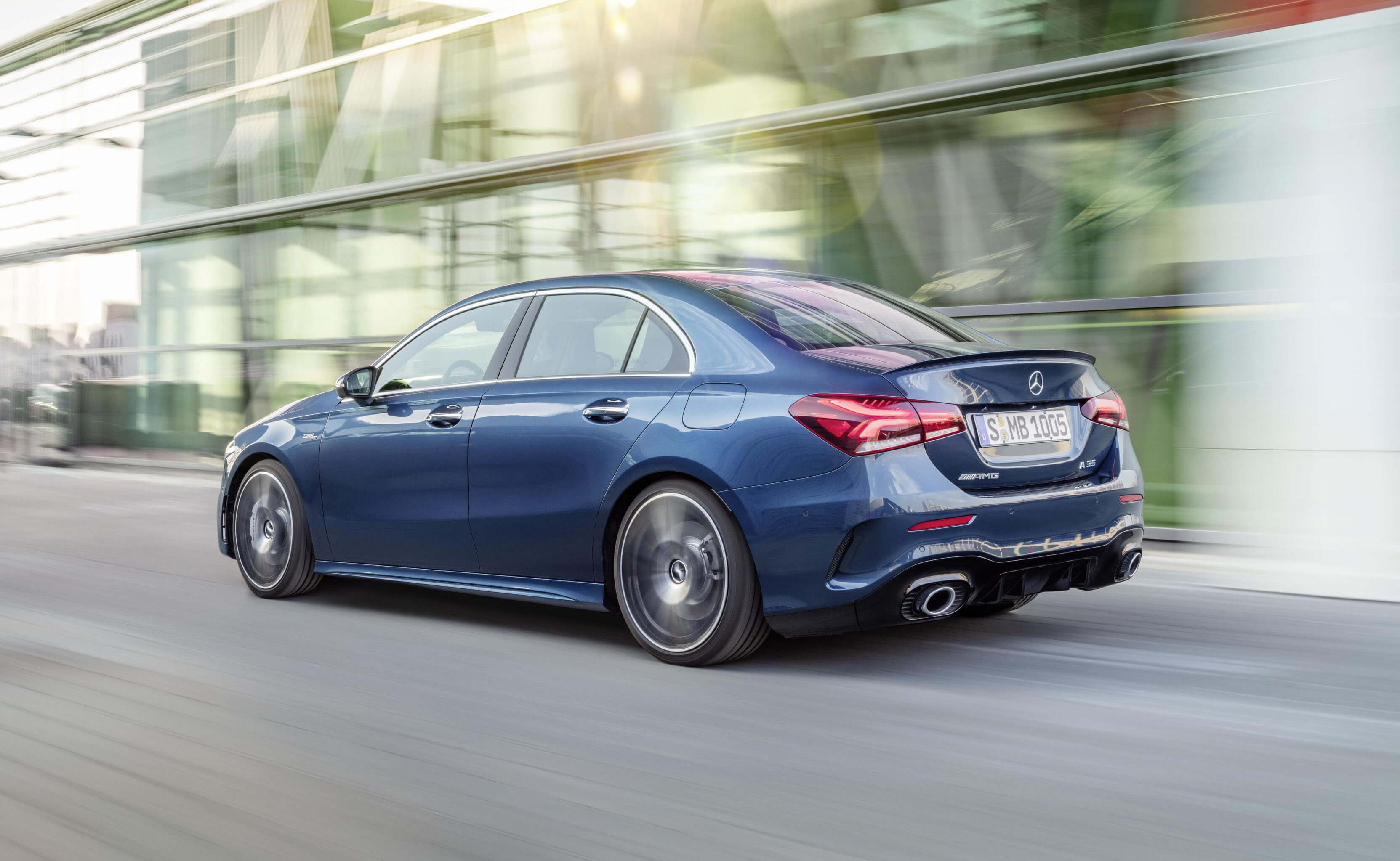 Mercedes-AMG A 35 4MATIC Sedán: trasera