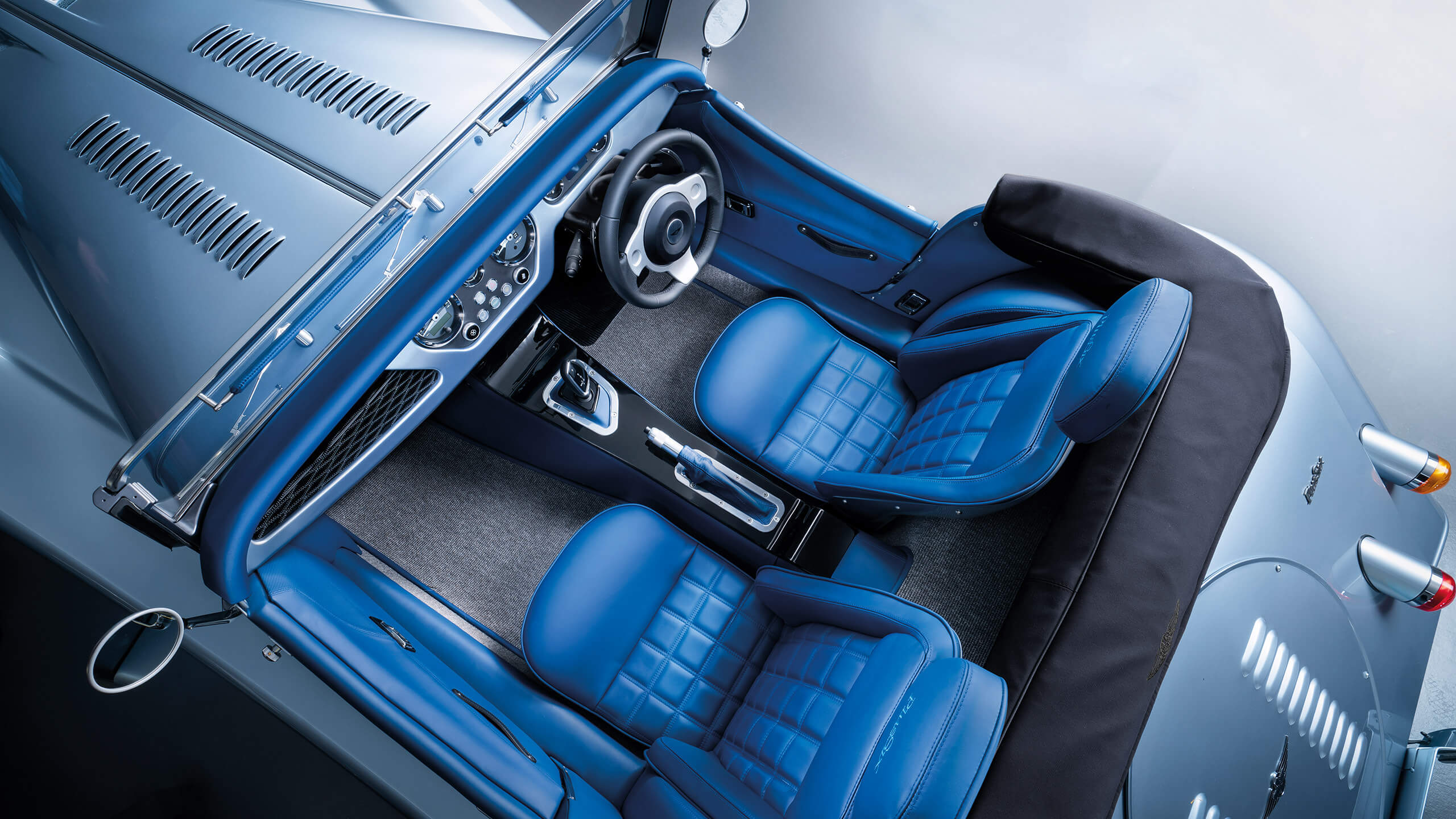 Morgan Plus Six: interior