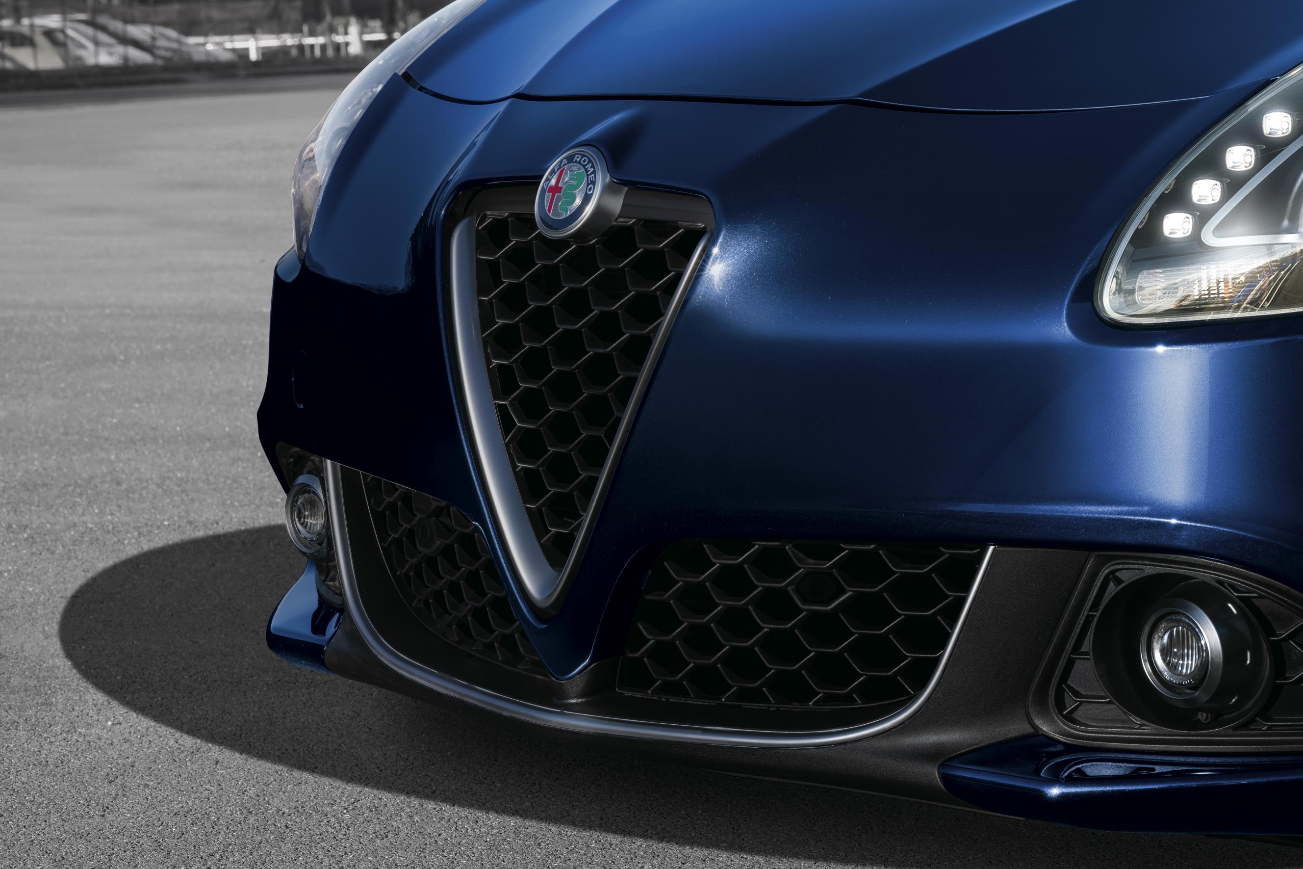 Alfa Romeo Giulietta 2019: calandra