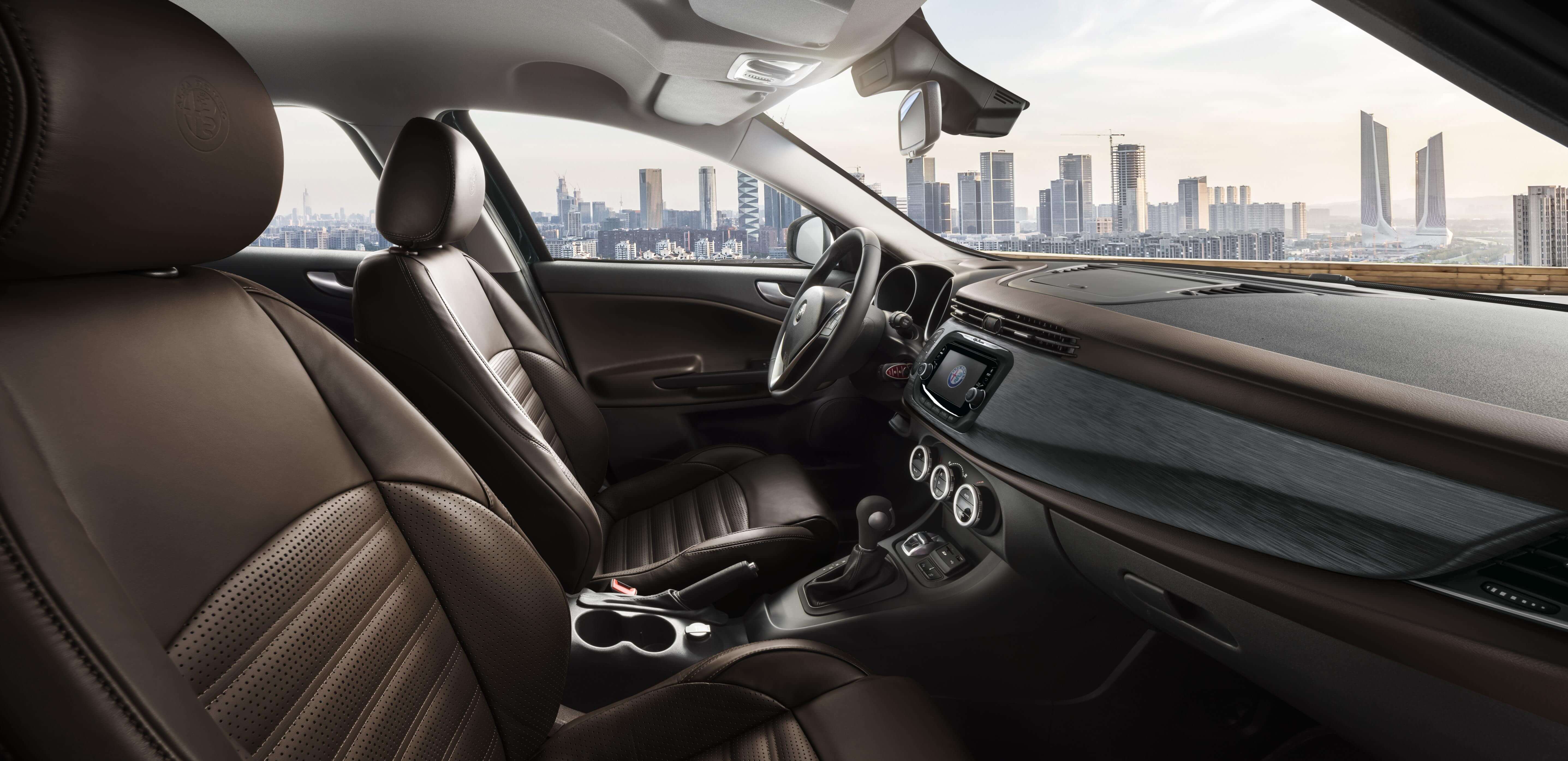 Alfa Romeo Giulietta 2019: interior