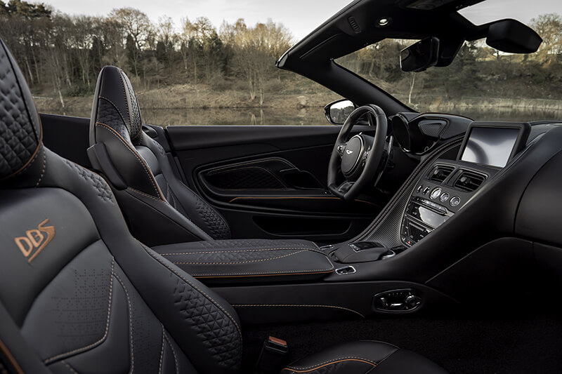Aston Martin DBS Superleggera Volante: interior