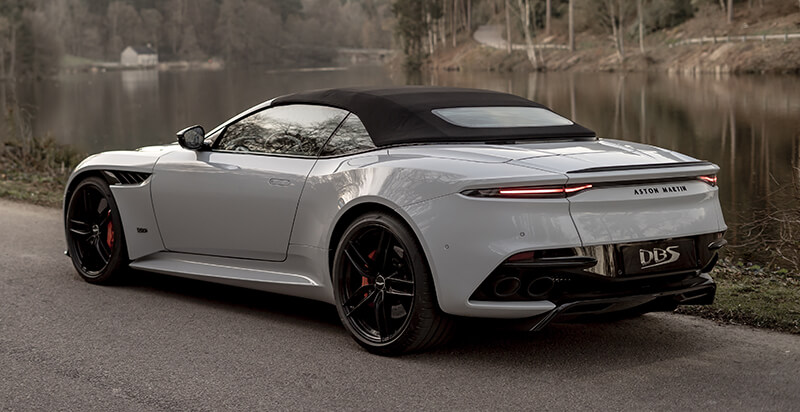 Aston Martin DBS Superleggera Volante: trasera