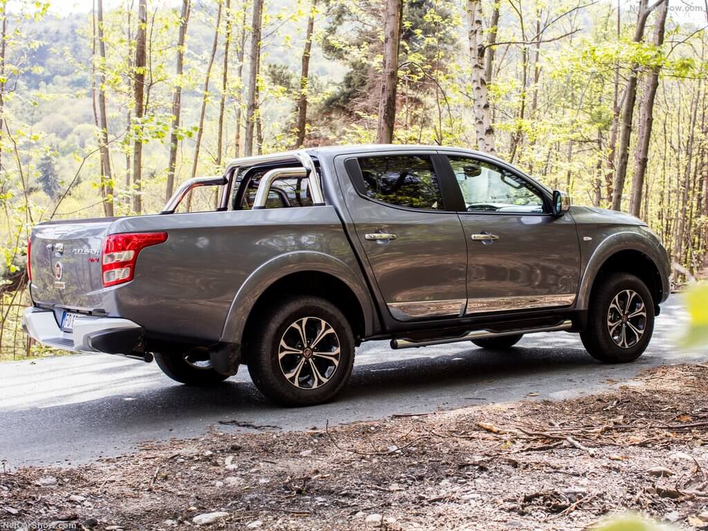 Fiat Fullback con cabina doble.