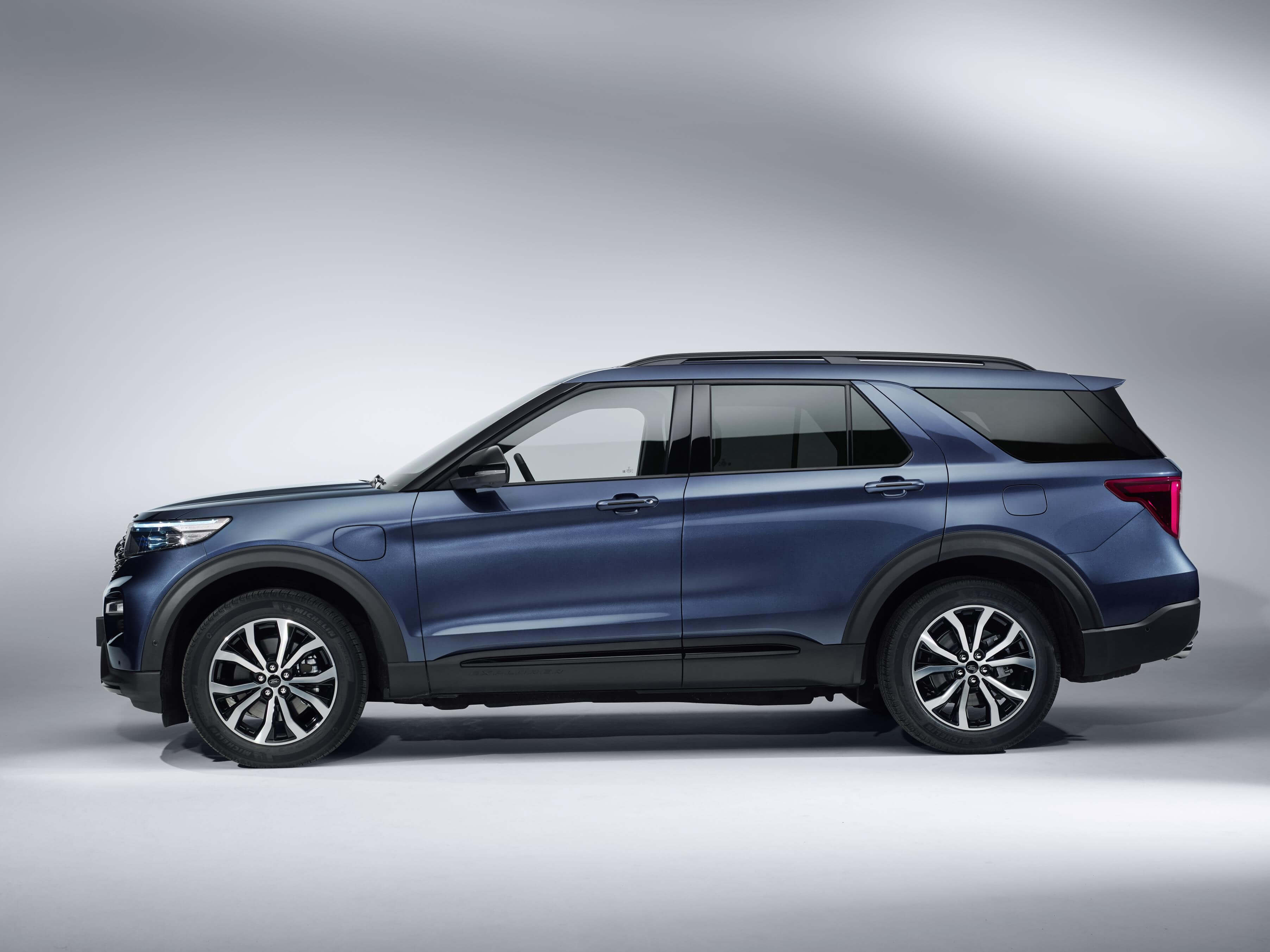 Ford Explorer 2019: lateral