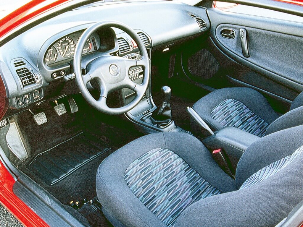 Mazda MX-3, diseño interior.