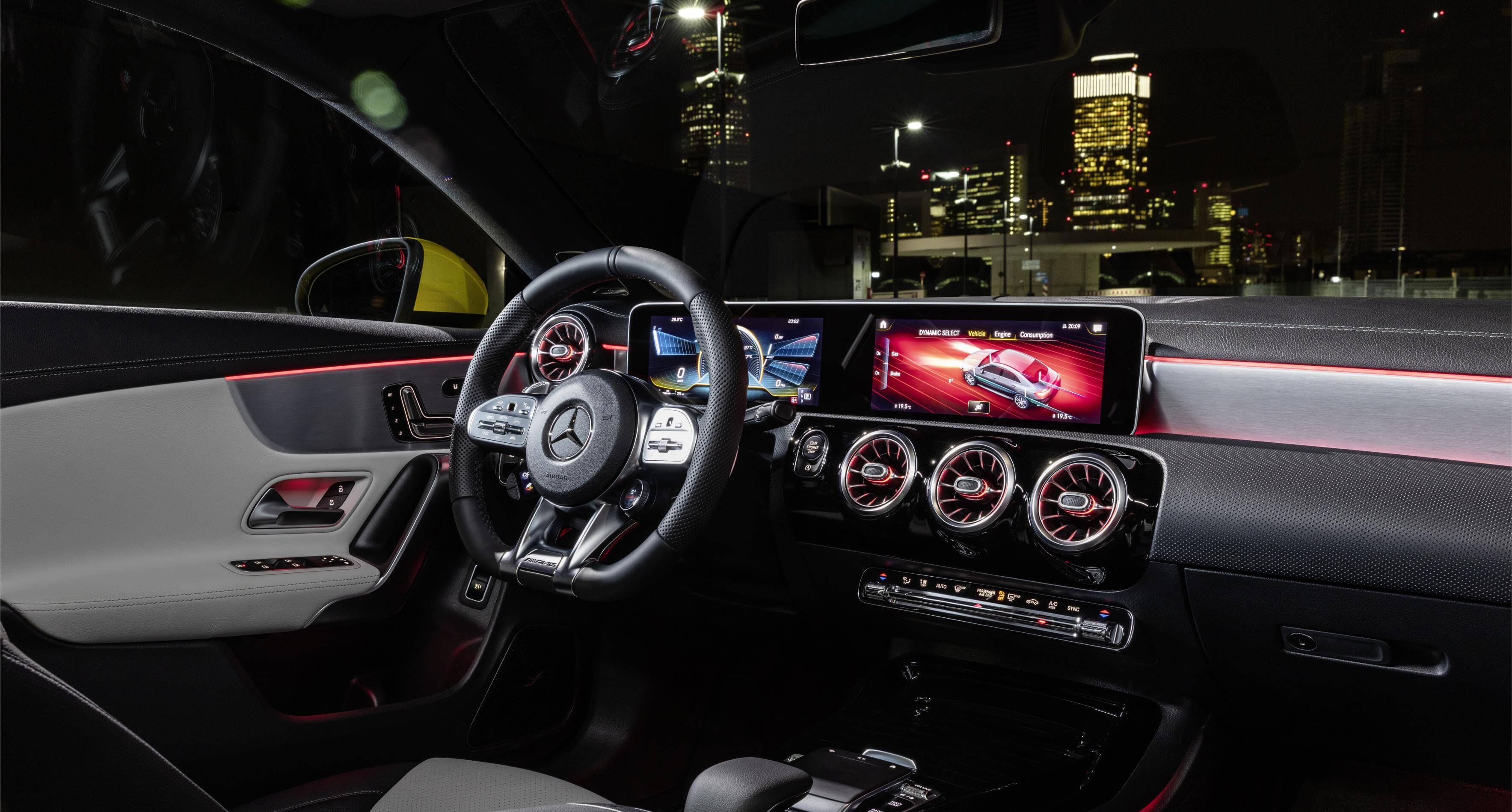 Mercedes-AMG CLA 35 4MATIC: interior