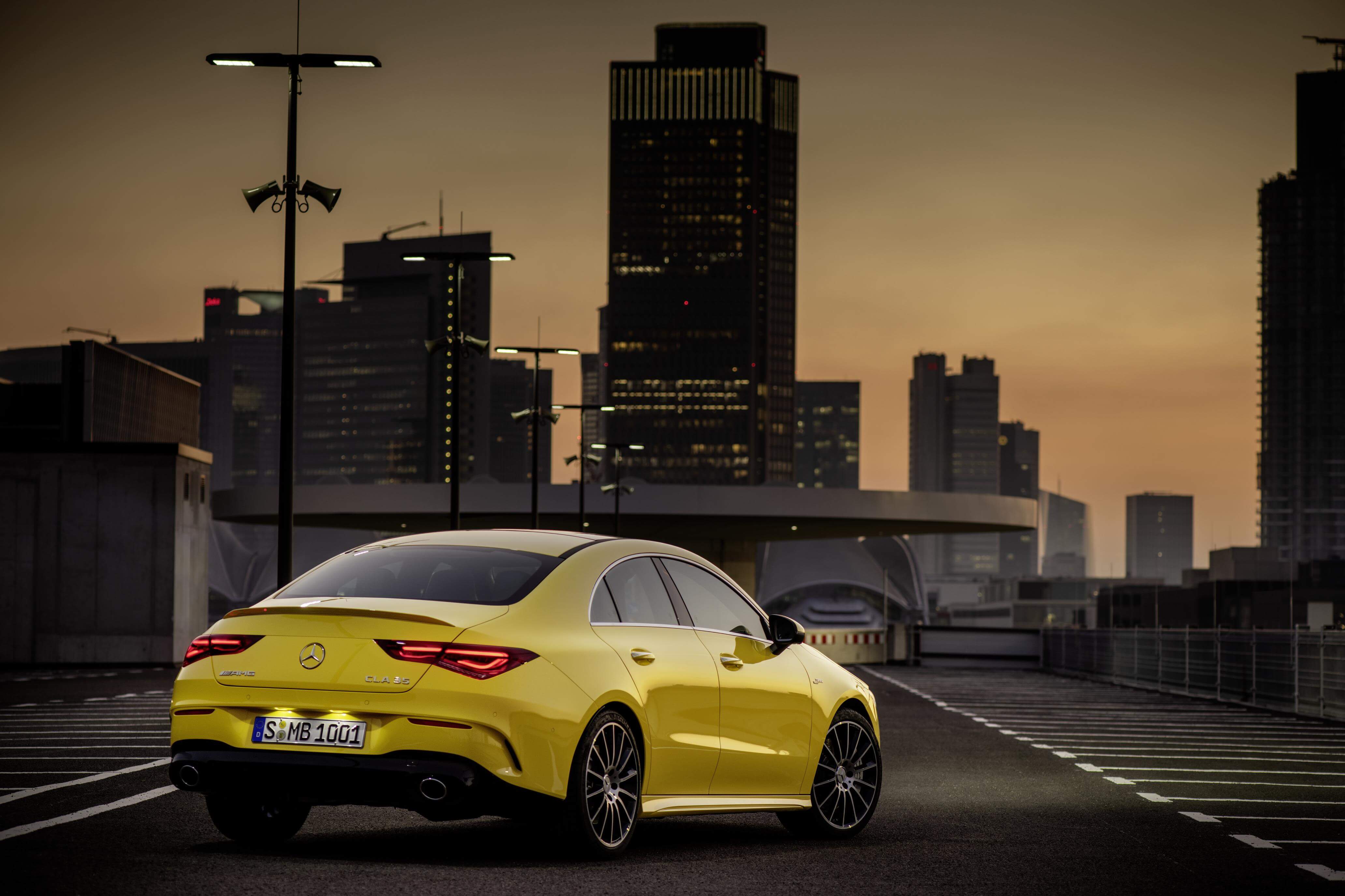 Mercedes-AMG CLA 35 4MATIC: trasera