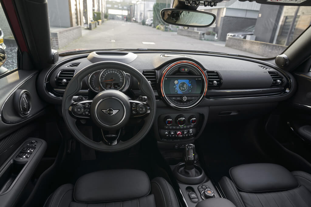 Mini Clubman 2020: interior.