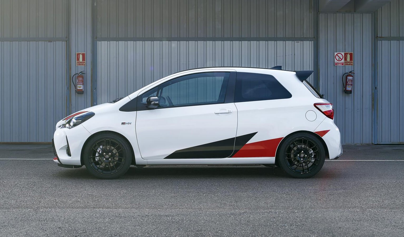 Toyota Yaris GRMN: lateral
